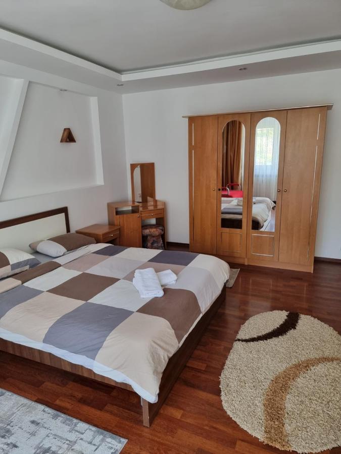 Charming And Intimate Getaway In Bucharest - Near Unirii Square Apartman Kültér fotó