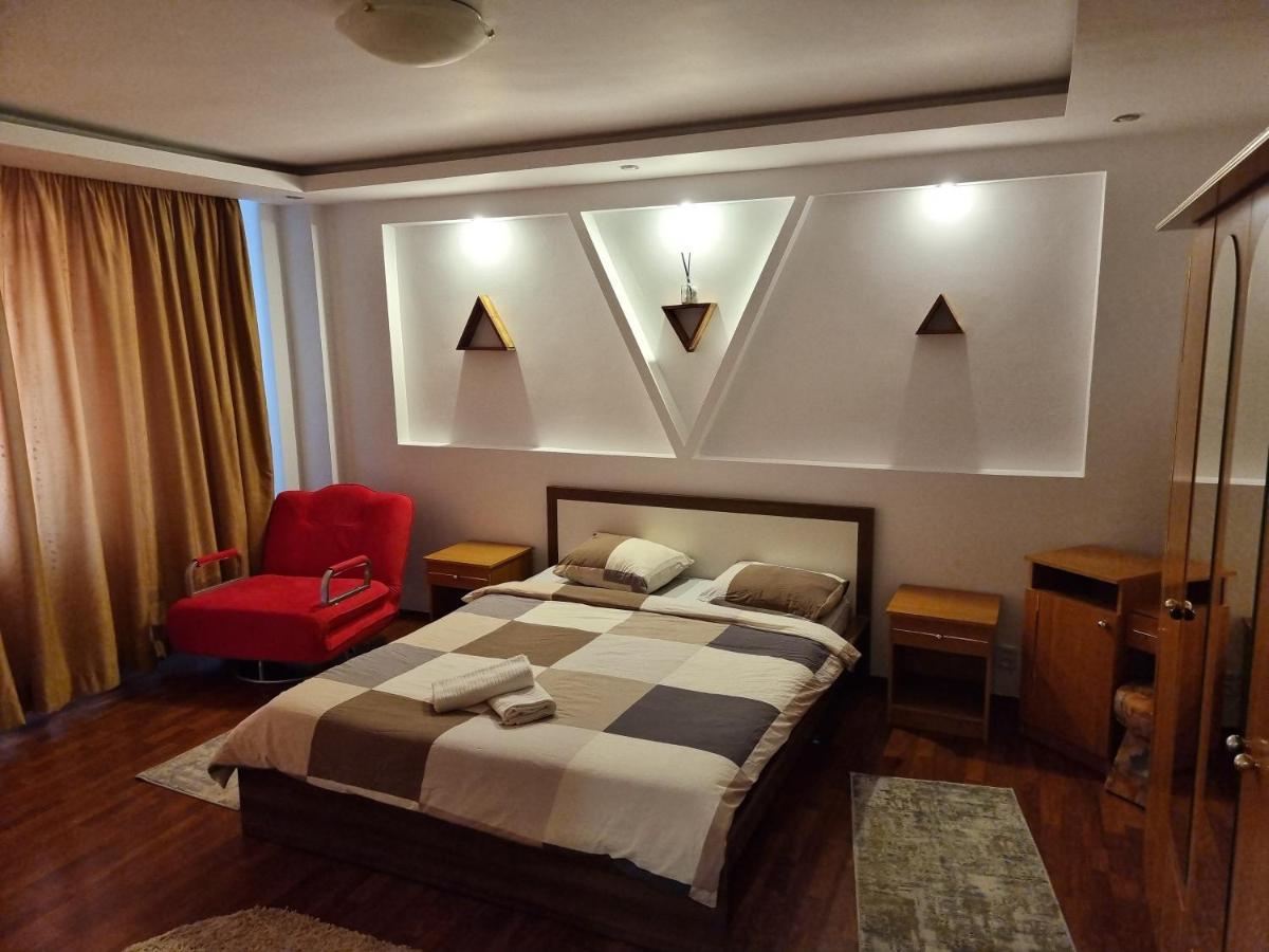 Charming And Intimate Getaway In Bucharest - Near Unirii Square Apartman Kültér fotó