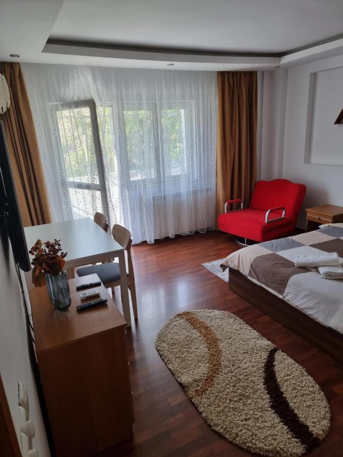 Charming And Intimate Getaway In Bucharest - Near Unirii Square Apartman Kültér fotó