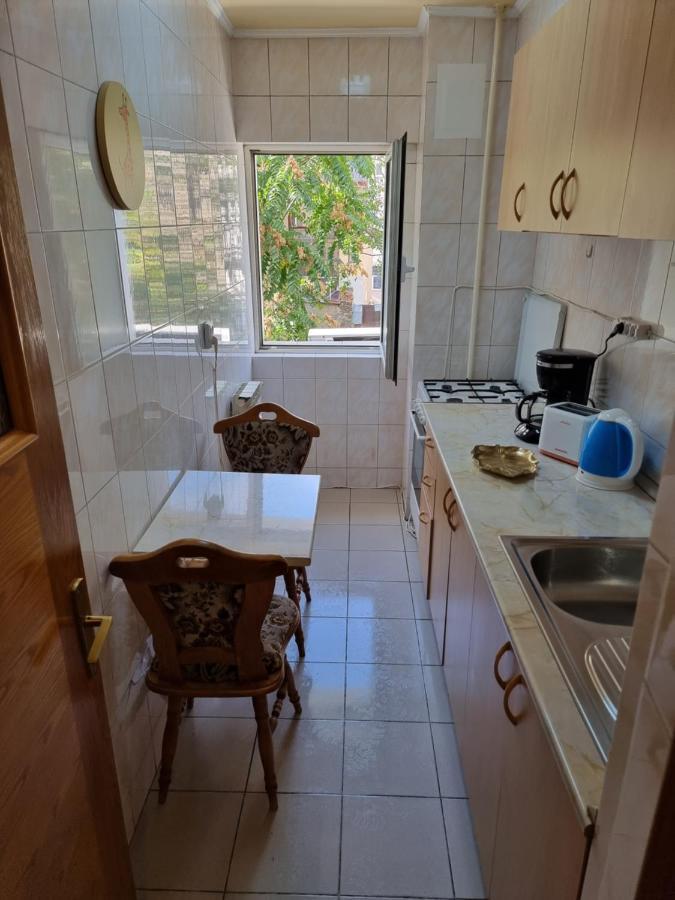 Charming And Intimate Getaway In Bucharest - Near Unirii Square Apartman Kültér fotó