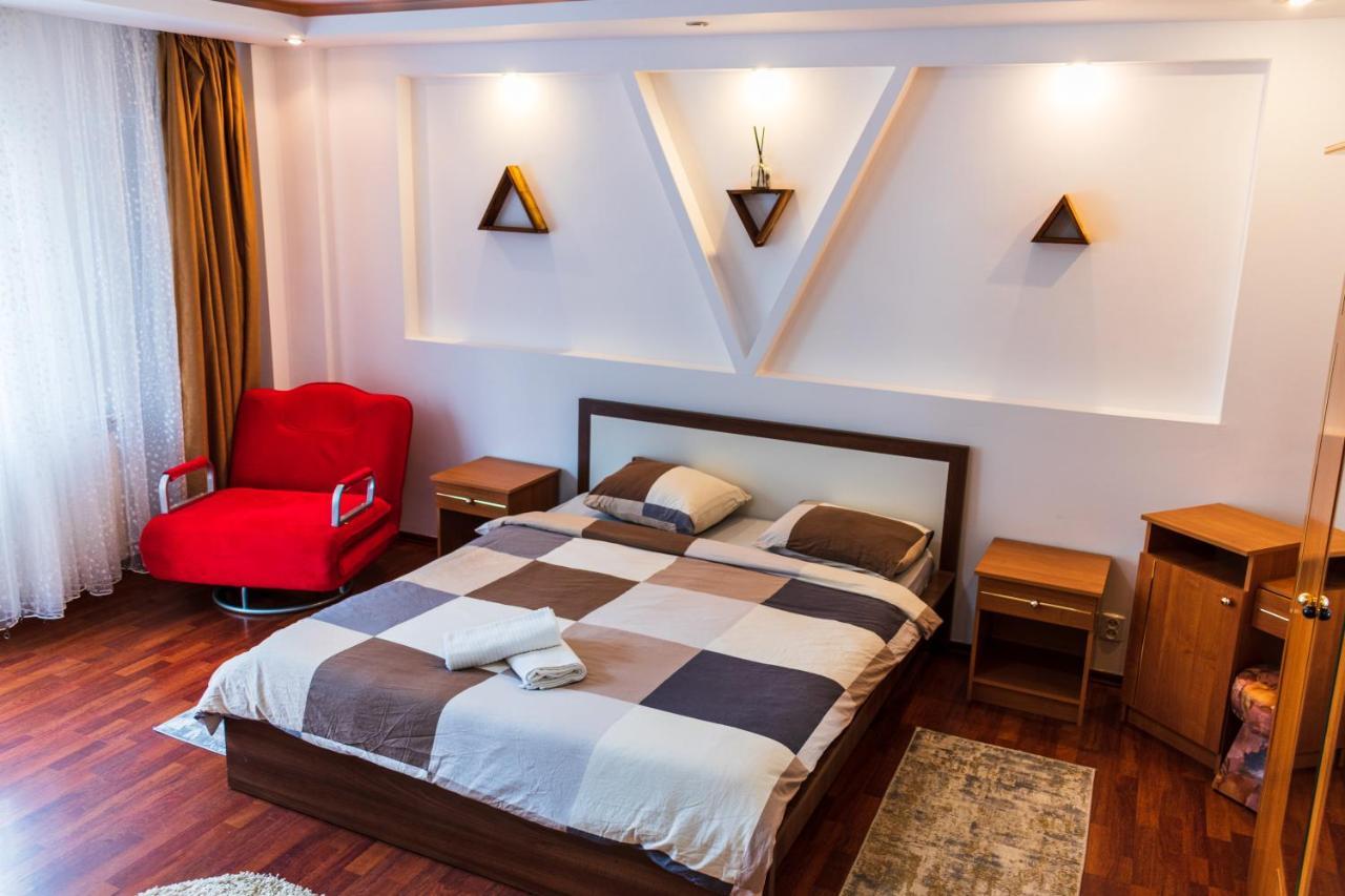 Charming And Intimate Getaway In Bucharest - Near Unirii Square Apartman Kültér fotó